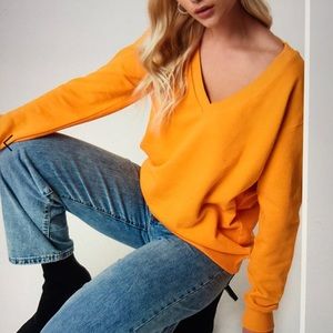 100% cotton V-Neck top